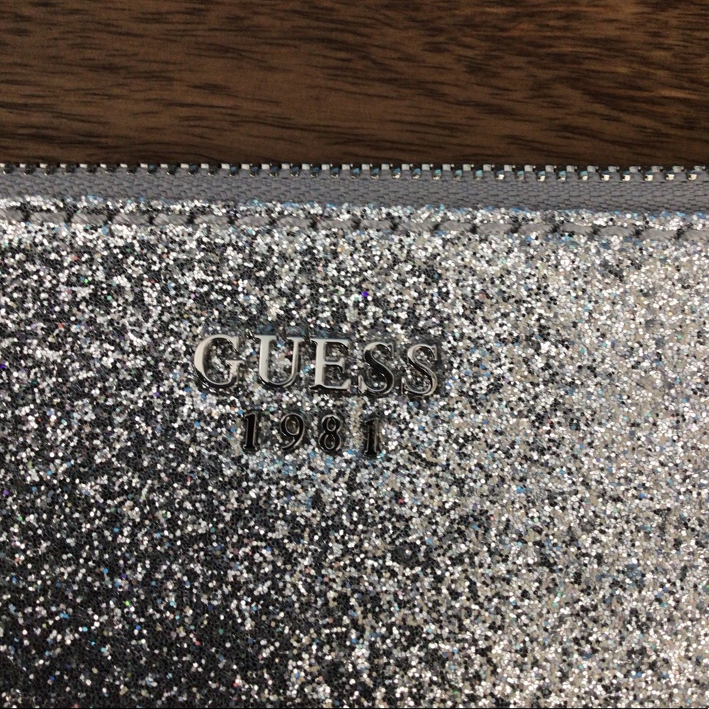 Guess Clutch